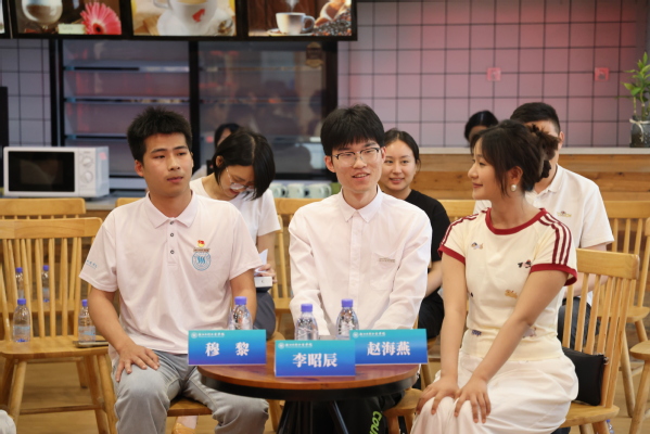 同学发言3.jpg